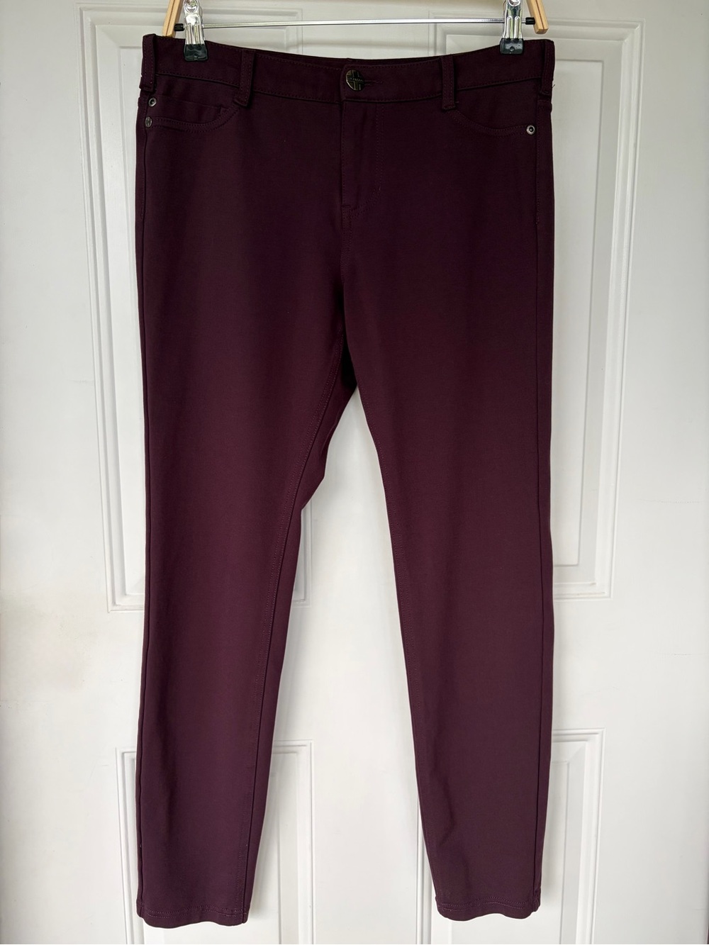 •Liverpool Jeans Company• Plum Perfect Skinny Pants - Size 10/30